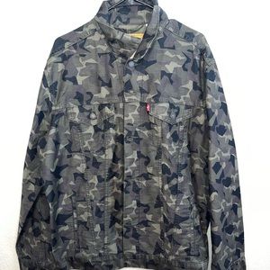 CAMO LEVI’S JEAN JACKET